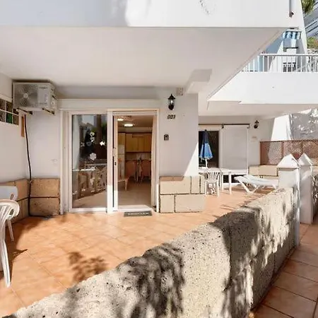 001, Club Atlantis, Puerto Colon, Adeje Apartment *