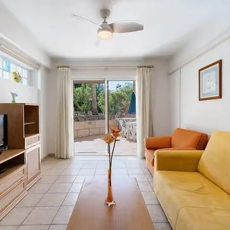 001, Club Atlantis, Puerto Colon, Adeje *